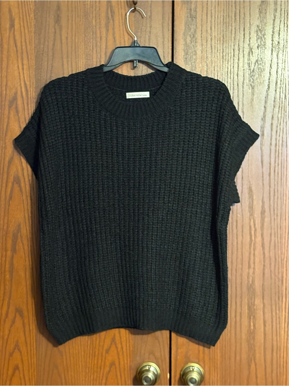 Zenana Outfitters Black Short-Sleeve Crew Knit Sweater L/XL